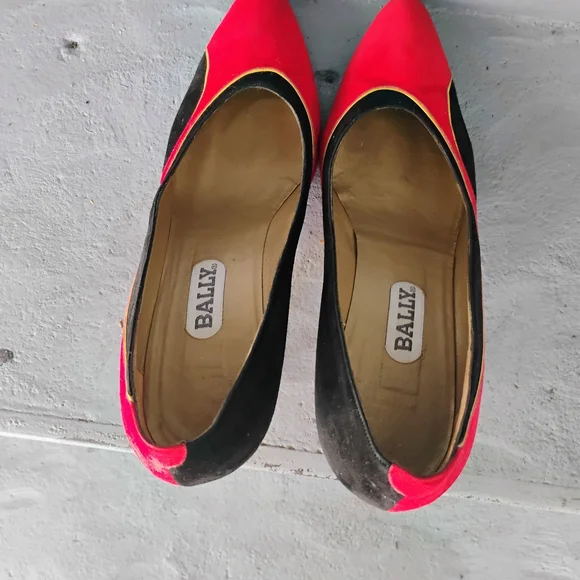 Bally Women's Vibrant Red and Classic Black Heels - Picture 5 of 5
